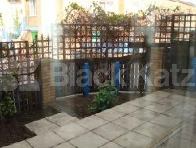 			New Instruciton, 1 Bedroom, 1 bath, 1 reception Flat			 Asburn Grove, BELSIZE PARK